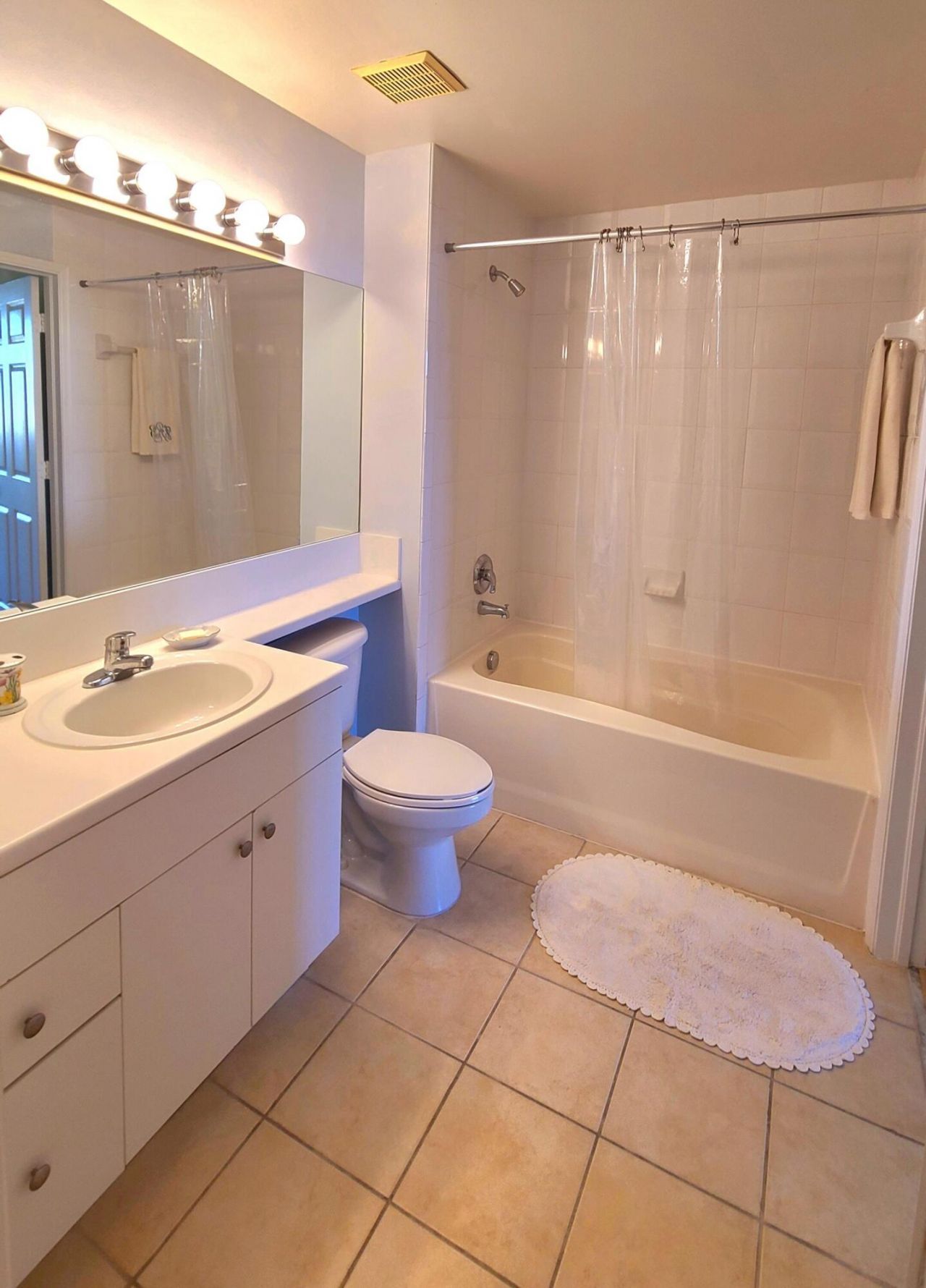 616 Clearwater Park Road, Unit Apt 812, West Palm Beach, FL 33401 Photo