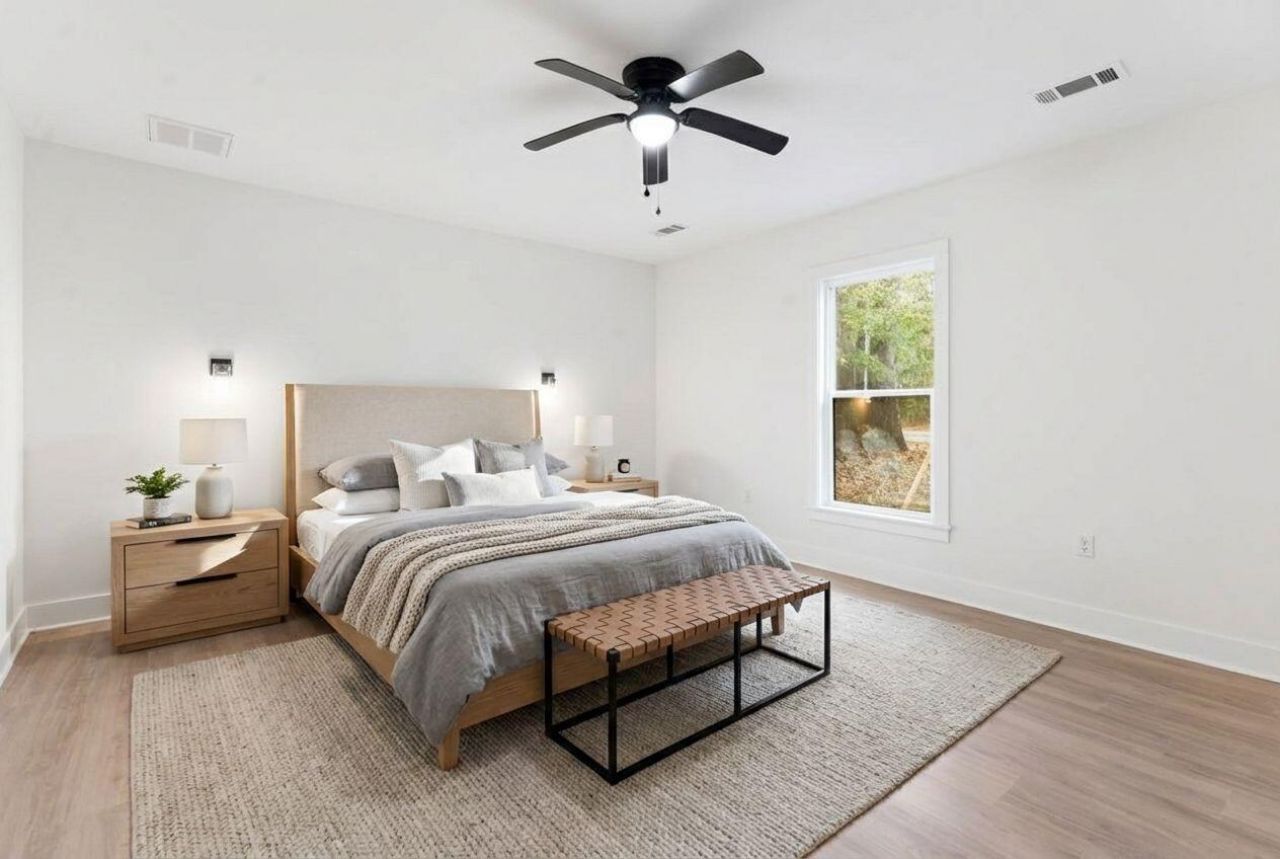 406 Center Street Photo 10