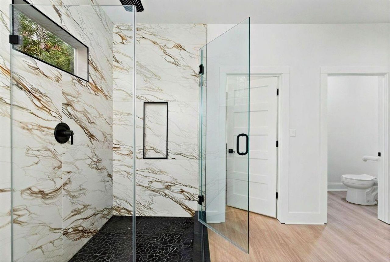 406 Center Street Photo 11