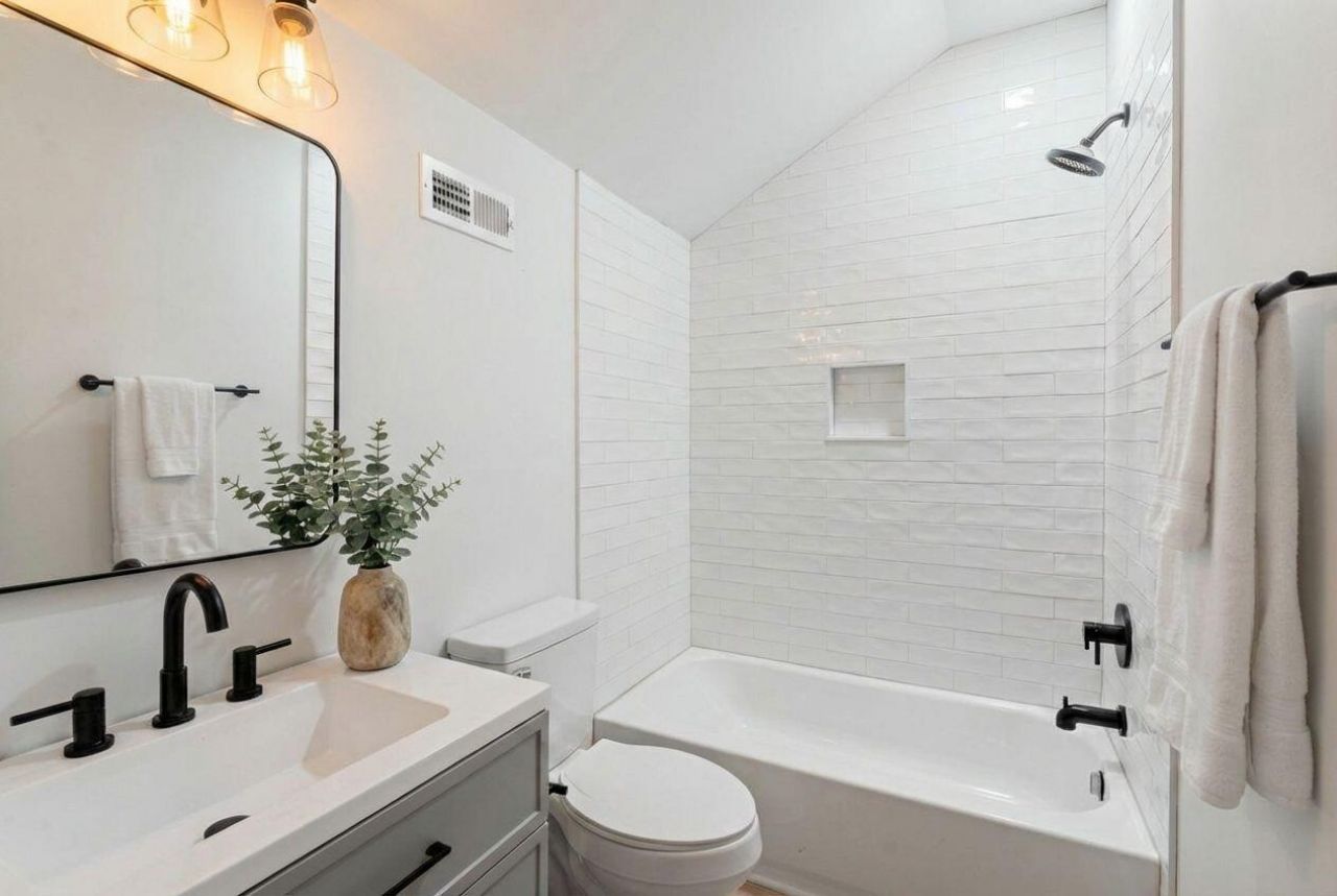 406 Center Street Photo 14