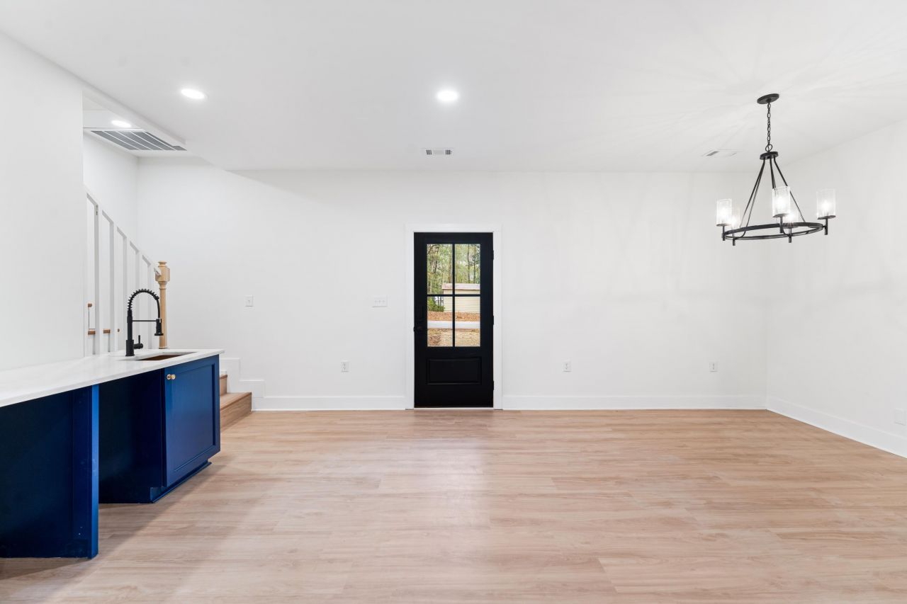 406 Center Street Photo 18