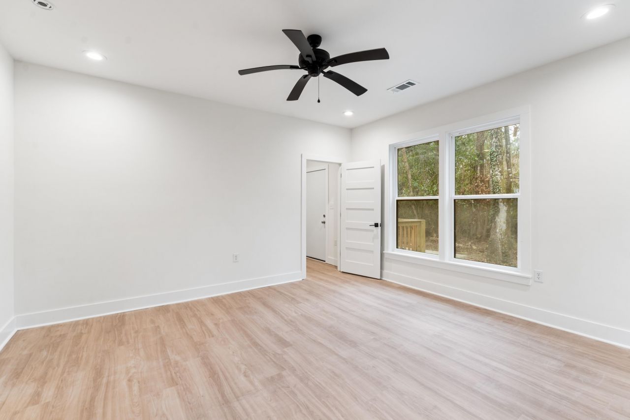 406 Center Street Photo 21