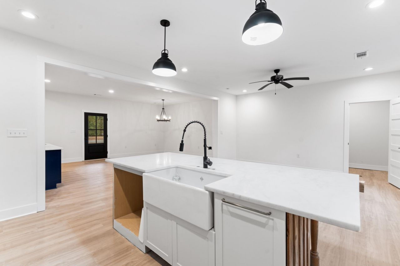 406 Center Street Photo 26