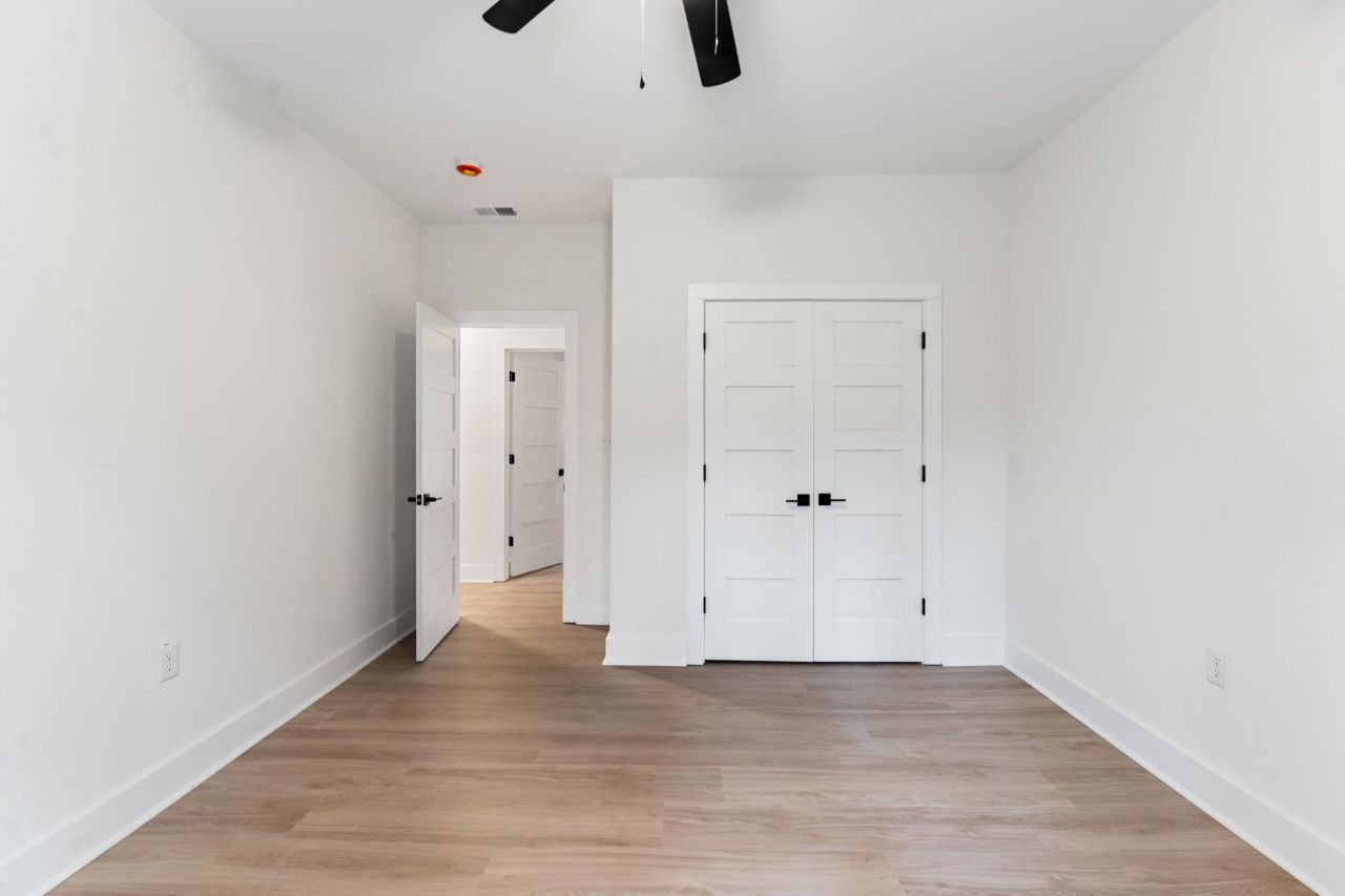 406 Center Street Photo 33