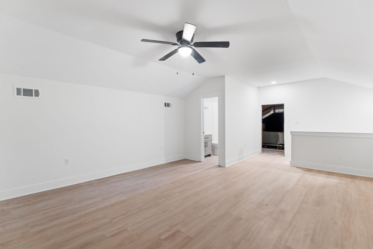 406 Center Street Photo 40