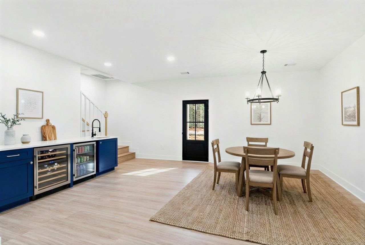 406 Center Street Photo 7