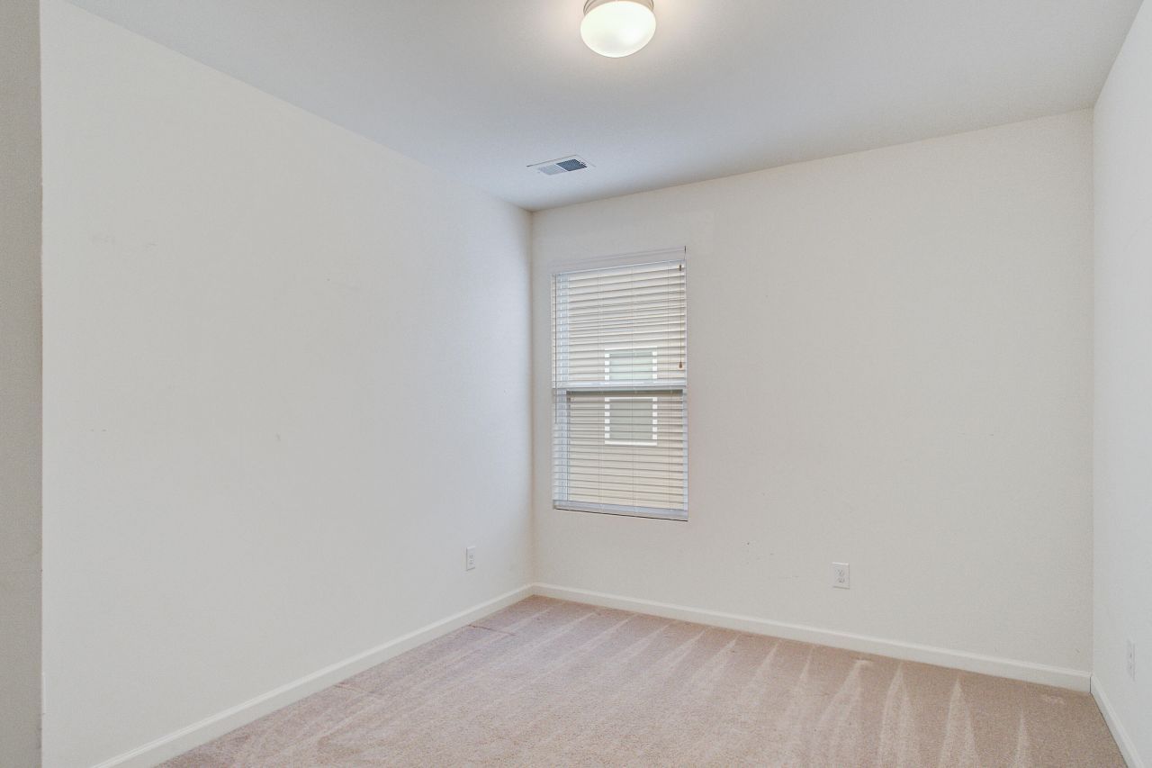 411 Fox Sparrow Court Photo 27