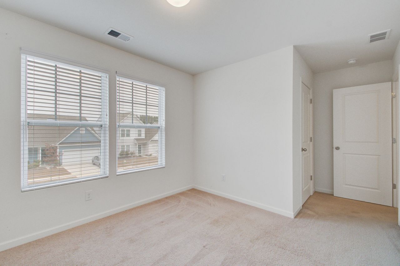 411 Fox Sparrow Court Photo 30