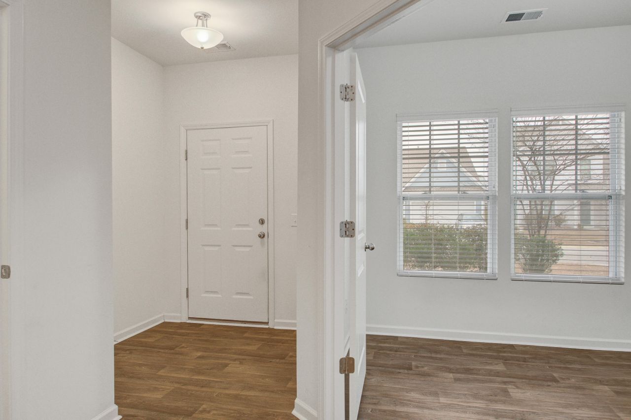 411 Fox Sparrow Court Photo 6