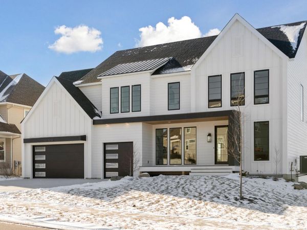 707 Ensconced Way, Chaska, MN 55318