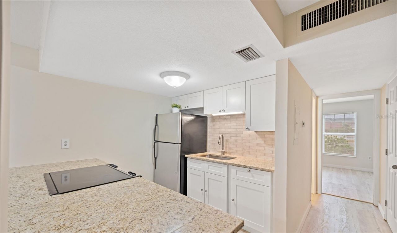 1290 83rd Avenue N, Unit B, Saint Petersburg, FL 33702 Photo