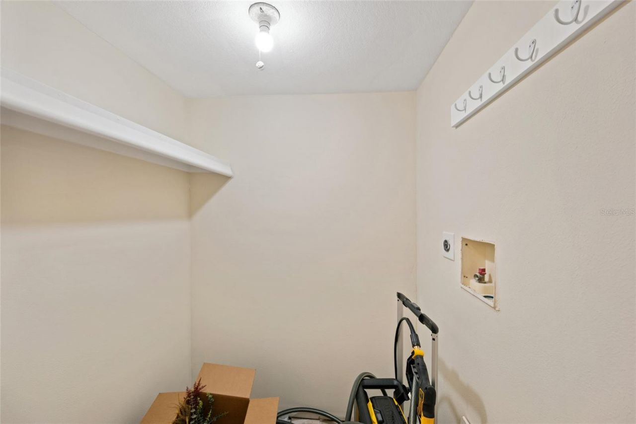 1290 83rd Avenue N, Unit B, Saint Petersburg, FL 33702 Photo