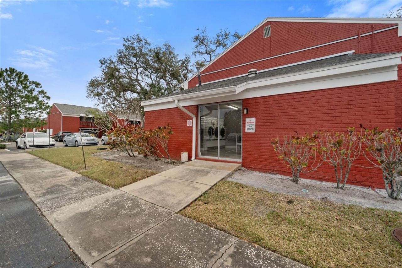 1290 83rd Avenue N, Unit B, Saint Petersburg, FL 33702 Photo