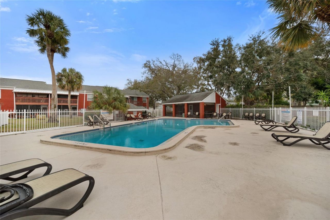 1290 83rd Avenue N, Unit B, Saint Petersburg, FL 33702 Photo