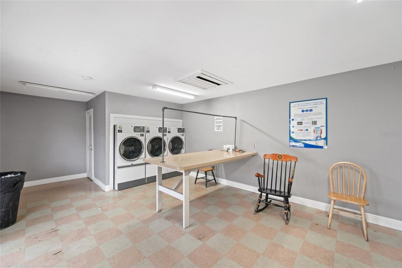 1290 83rd Avenue N, Unit B, Saint Petersburg, FL 33702 Photo