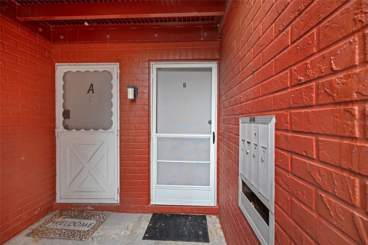 1290 83rd Avenue N, Unit B, Saint Petersburg, FL 33702 Photo