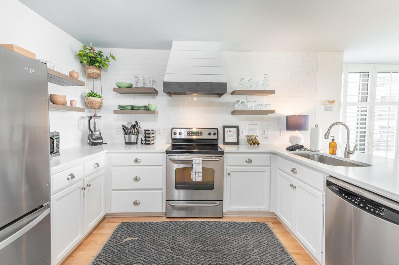 7600 Palmetto Drive Photo 4