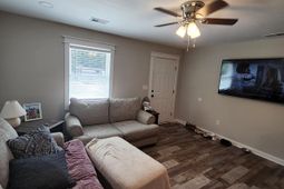 224 E Clark Street photo 4