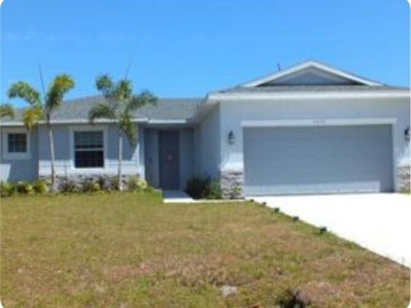 3673 SW Masilunas Street, Port St. Lucie, FL 34953