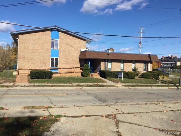 575 Louisa Street , Flint, MI 48503