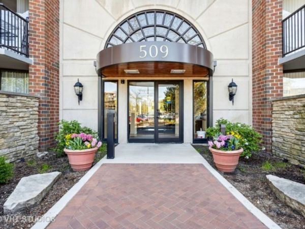 509 Aurora Avenue, Unit 616, Naperville, IL 60540