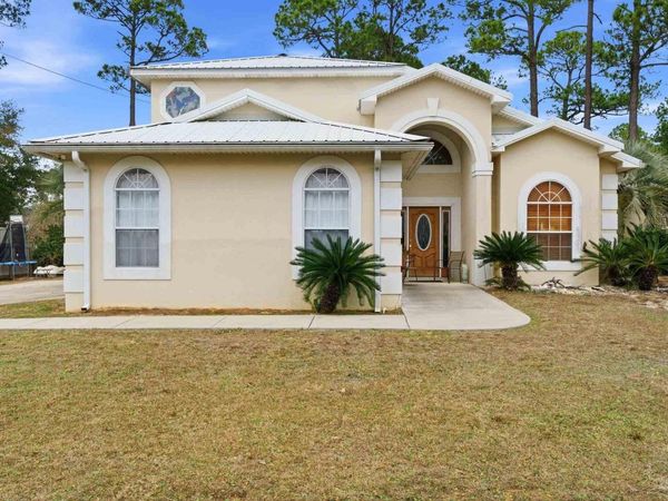 9456 Kainui Dr, Pensacola, FL 32526