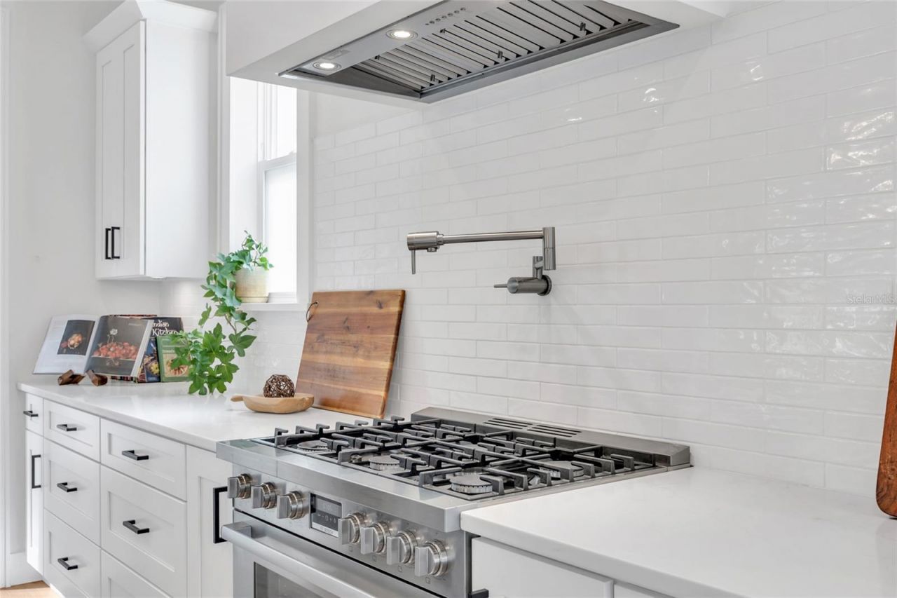 906 Allendale Lane, Oakland, FL 34787 Photo