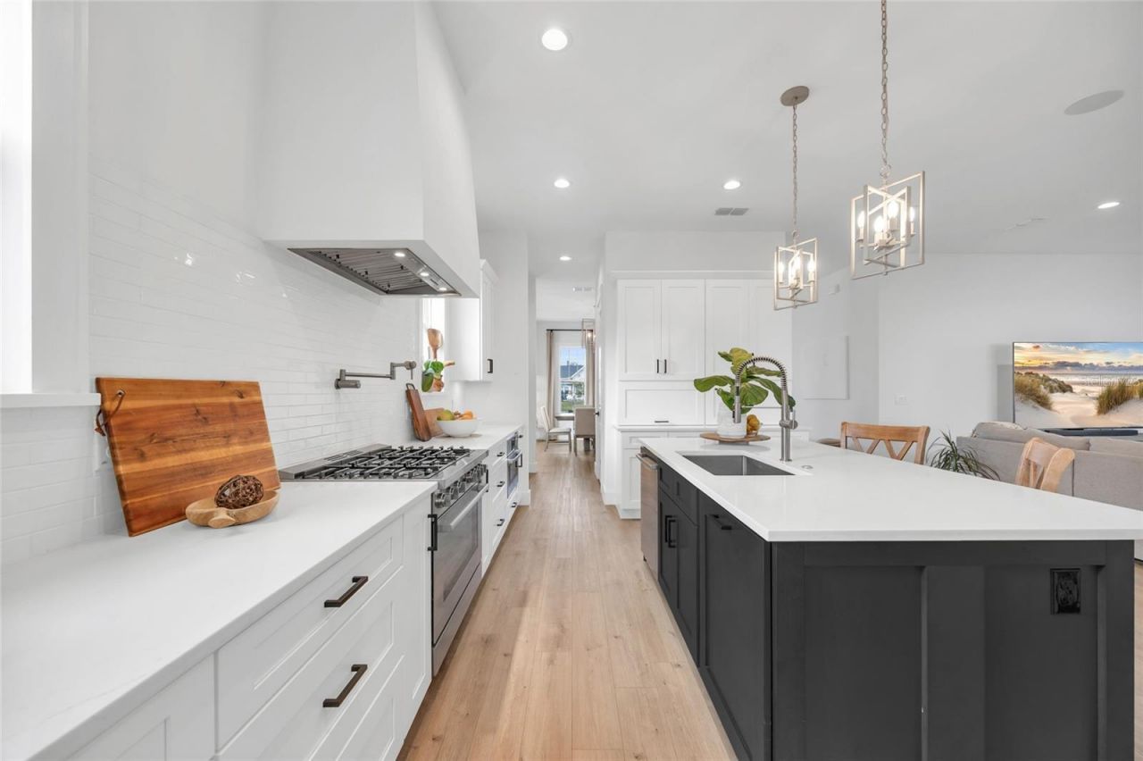 906 Allendale Lane, Oakland, FL 34787 Photo