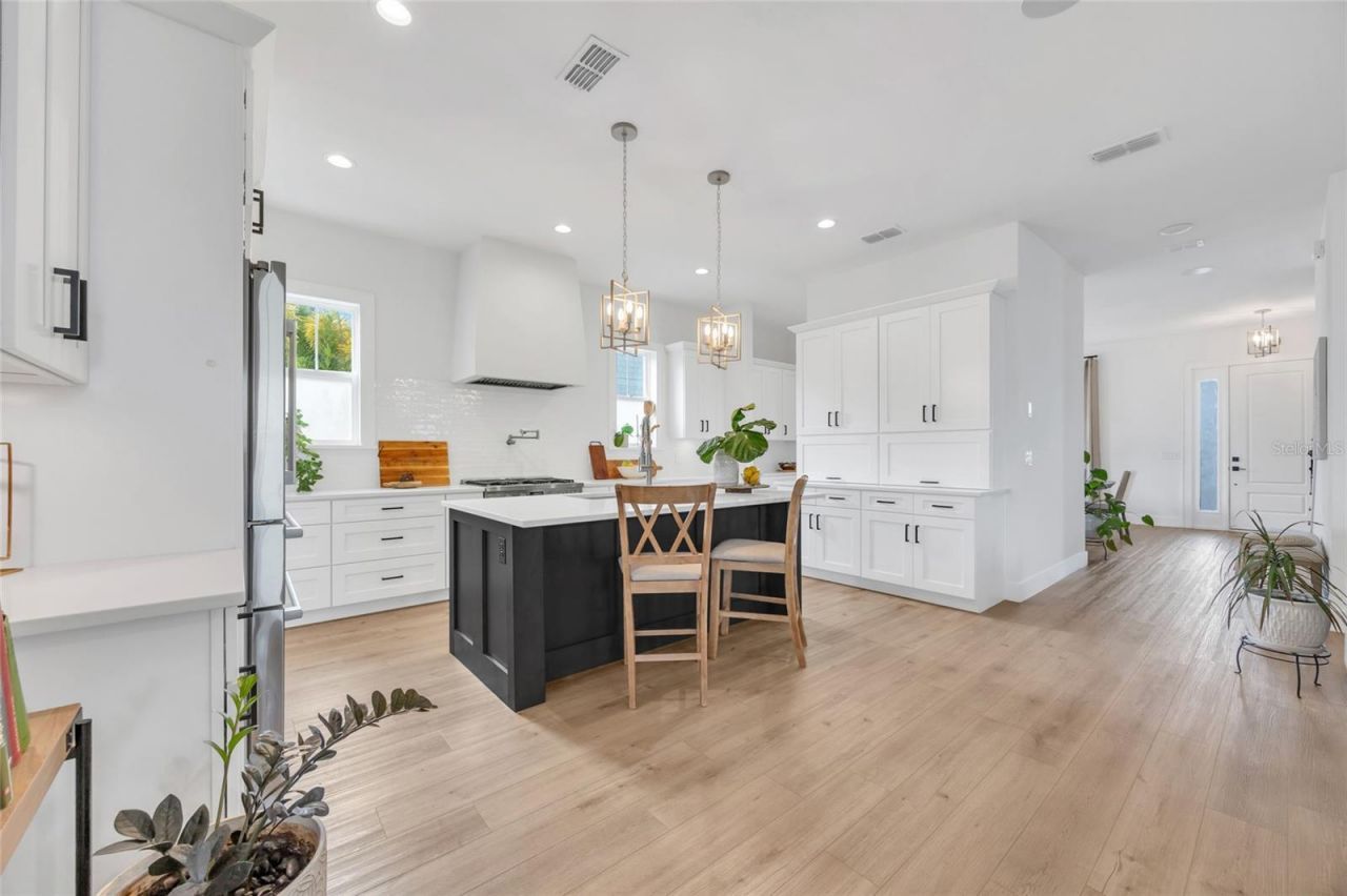 906 Allendale Lane, Oakland, FL 34787 Photo