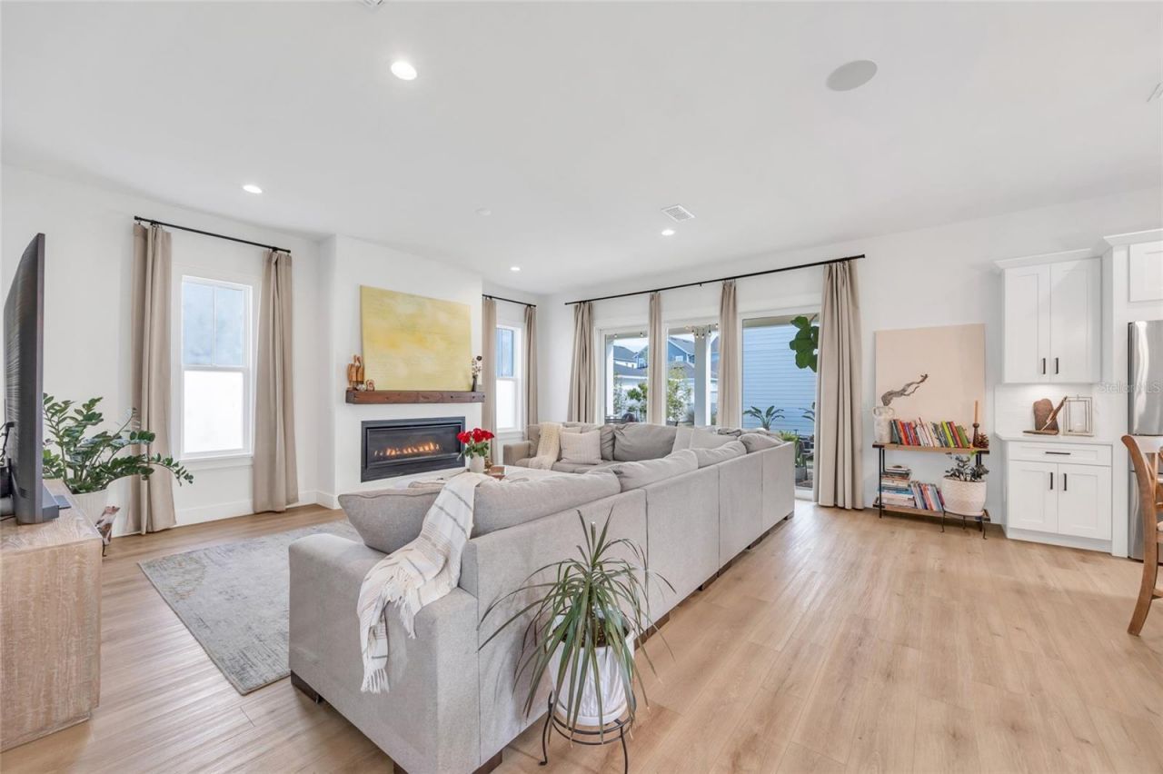 906 Allendale Lane, Oakland, FL 34787 Photo