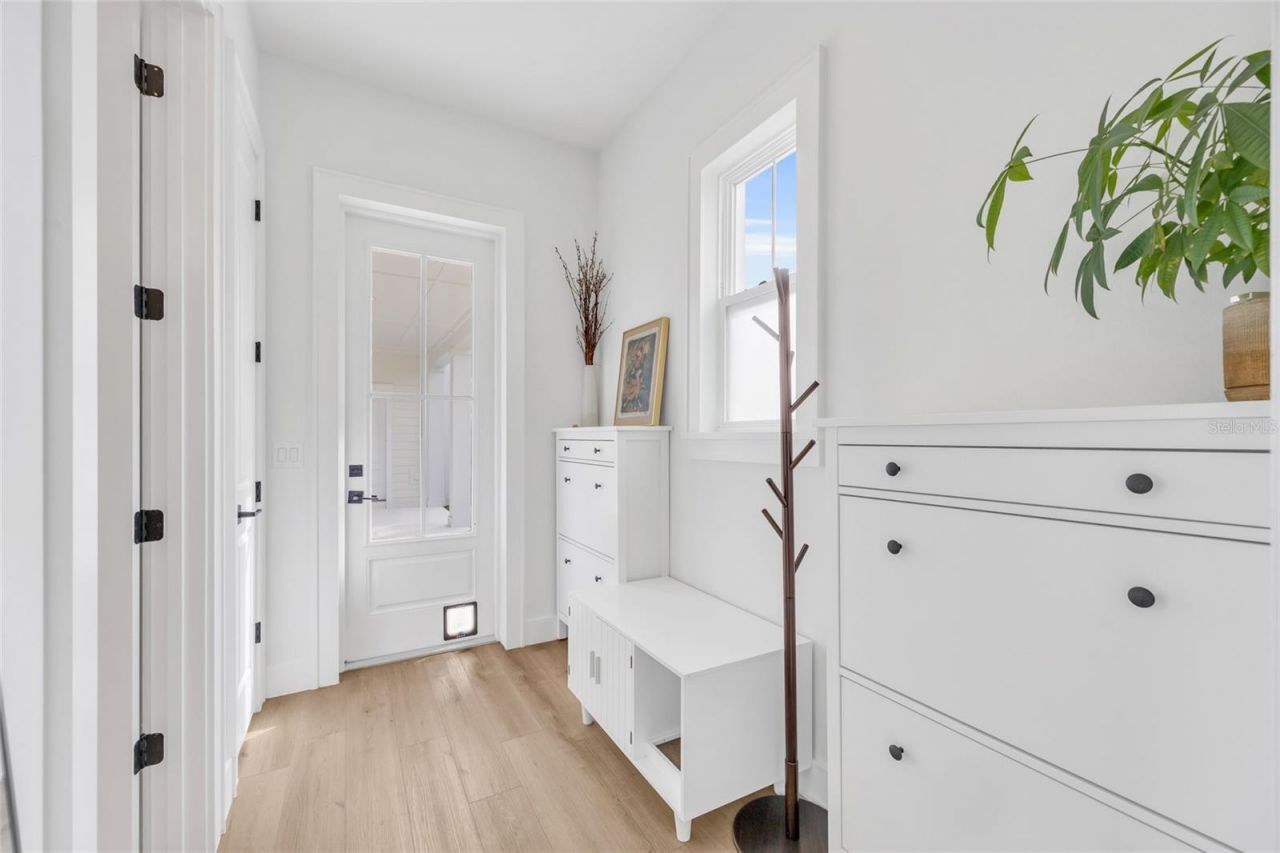 906 Allendale Lane, Oakland, FL 34787 Photo