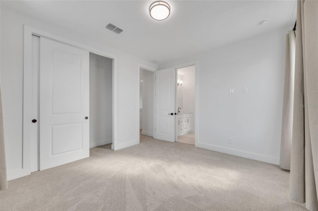 906 Allendale Lane, Oakland, FL 34787 Photo