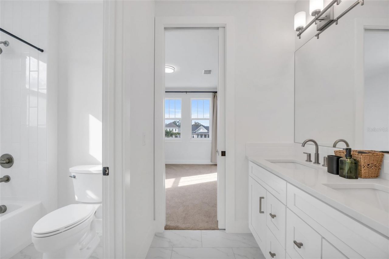 906 Allendale Lane, Oakland, FL 34787 Photo