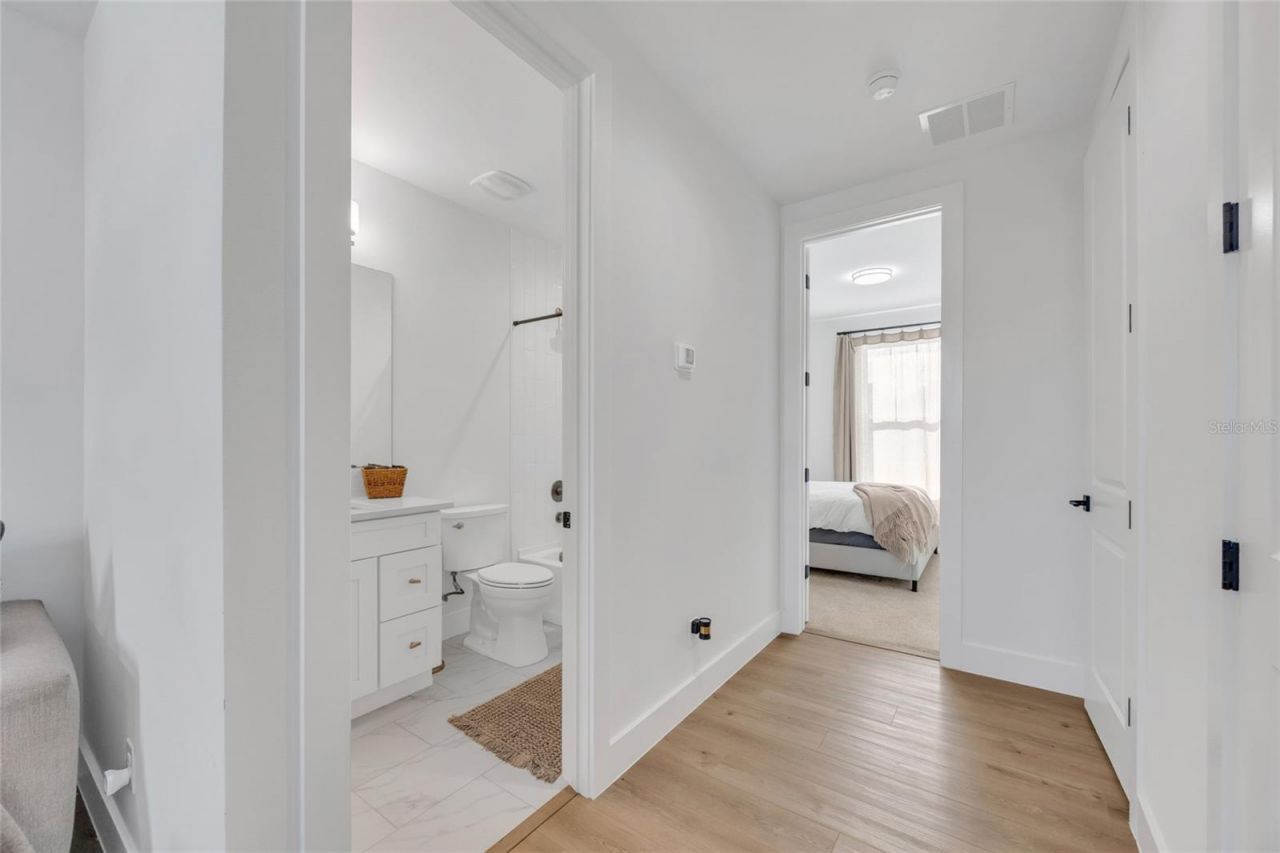 906 Allendale Lane, Oakland, FL 34787 Photo