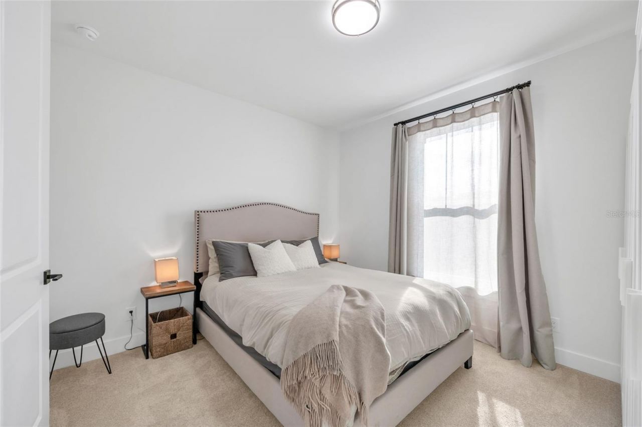 906 Allendale Lane, Oakland, FL 34787 Photo