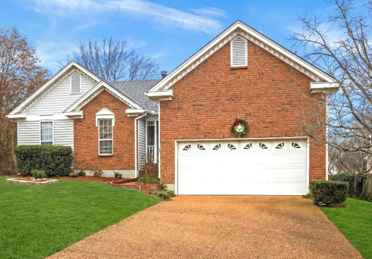 2010 Alice Springs Ct, Mount Juliet, TN 37122 Main Photo