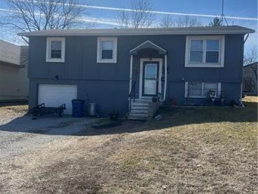 421 W 8th Street, Cameron, MO 64429