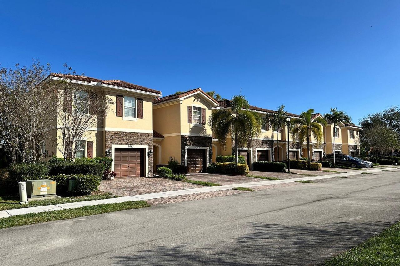 5045 Ellery Terrace, West Palm Beach, FL 33417 Photo