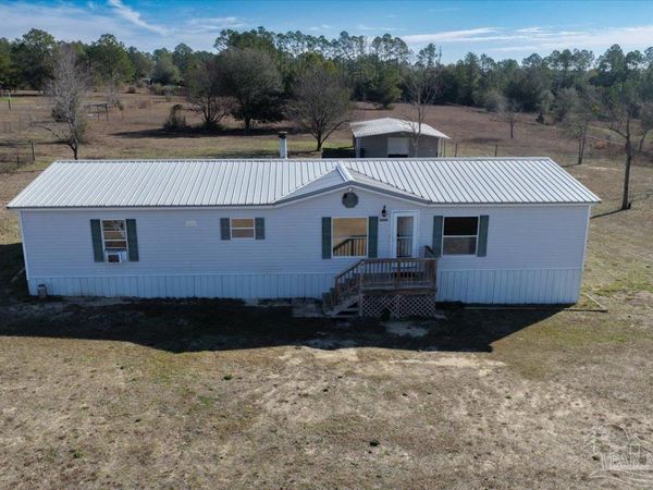 5278 Santa Gertrudas Dr, Milton, FL 32583