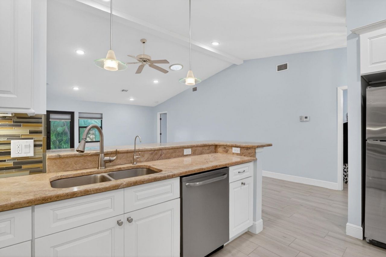 5365 Governors Dr, Fort Myers, FL 33907 Photo