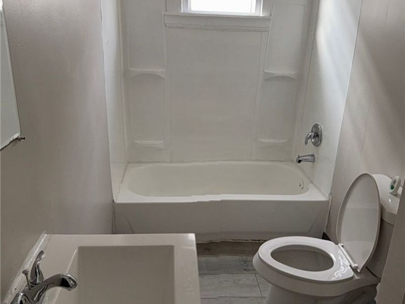 6905 Worley Avenue, Cleveland, OH 44105 Photo 14