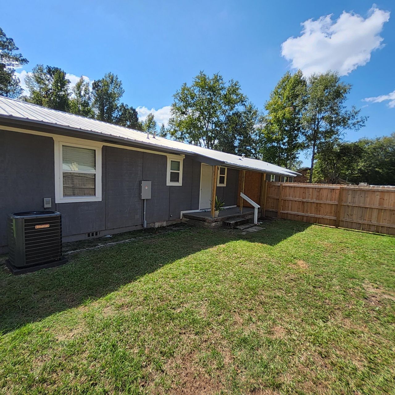 315 E Clark Street Photo 10