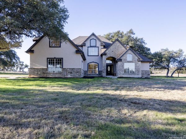 254 Logans Way, Blanco, TX 78606