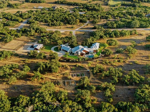 1043 Twin River, Canyon Lake, TX 78133