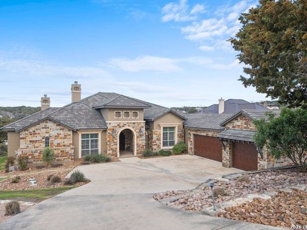 538 Oak Shores Drive, Canyon Lake, TX 78133