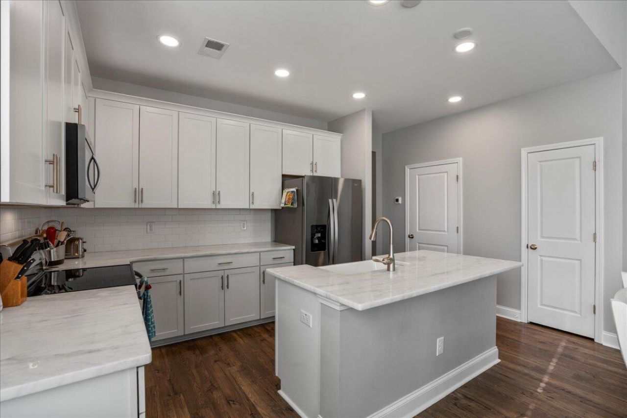 612 Ravensridge Lane Photo 15