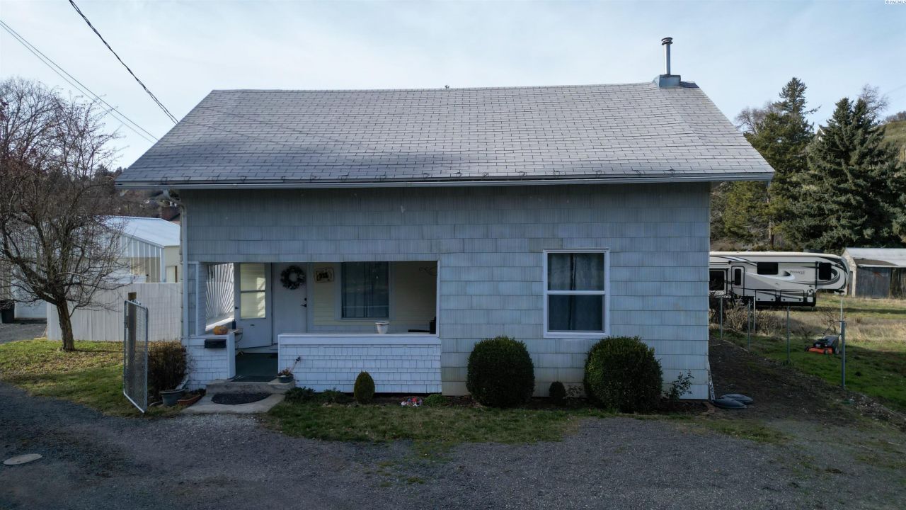 311 E Cooper St, Colfax, WA 99111 Main Photo