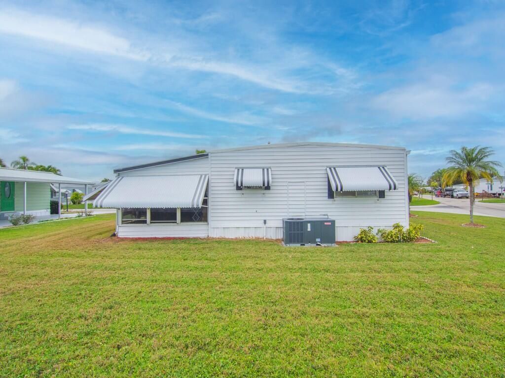 258 NE Cameo Way, Jensen Beach, FL 34957 Photo