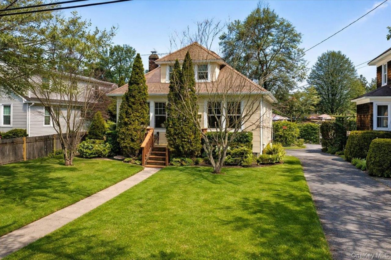 169 Sterling, Amityville, NY 11701 Main Photo