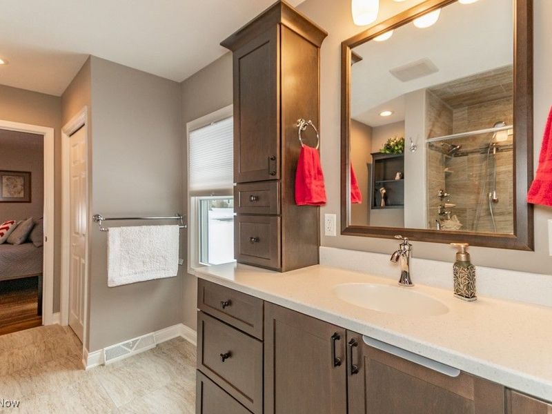 2250 Pine Ridge Drive, Wickliffe, OH 44092 Photo 18